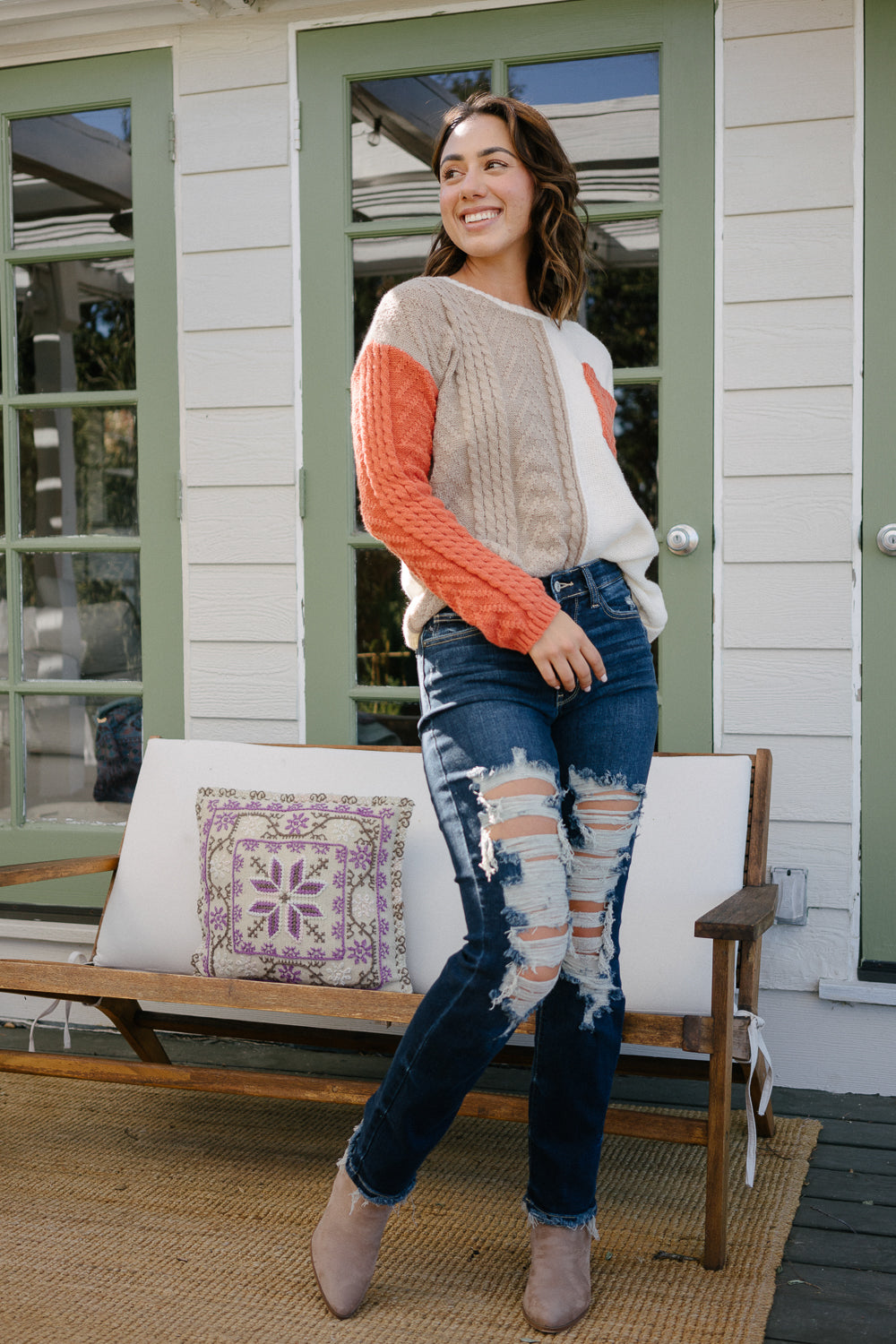 Lisse Mid Rise Ripped Straight Fit Jeans - Image 2