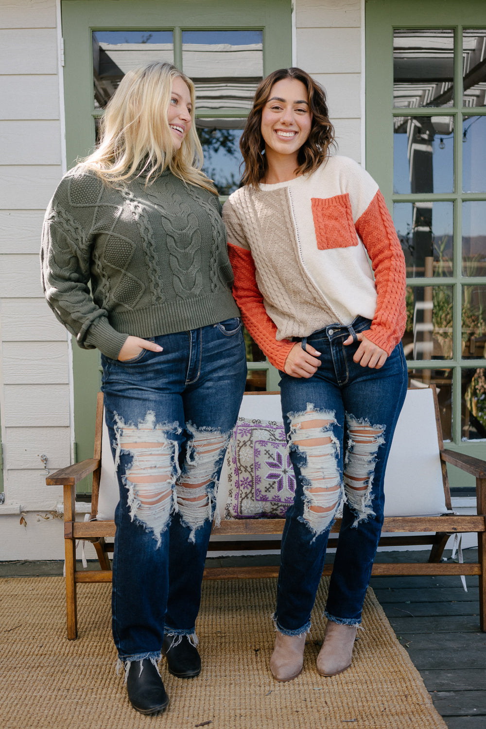 Lisse Mid Rise Ripped Straight Fit Jeans - PLUS - Image 4