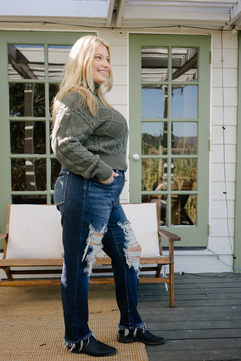 Lisse Mid Rise Ripped Straight Fit Jeans - PLUS - Image 3