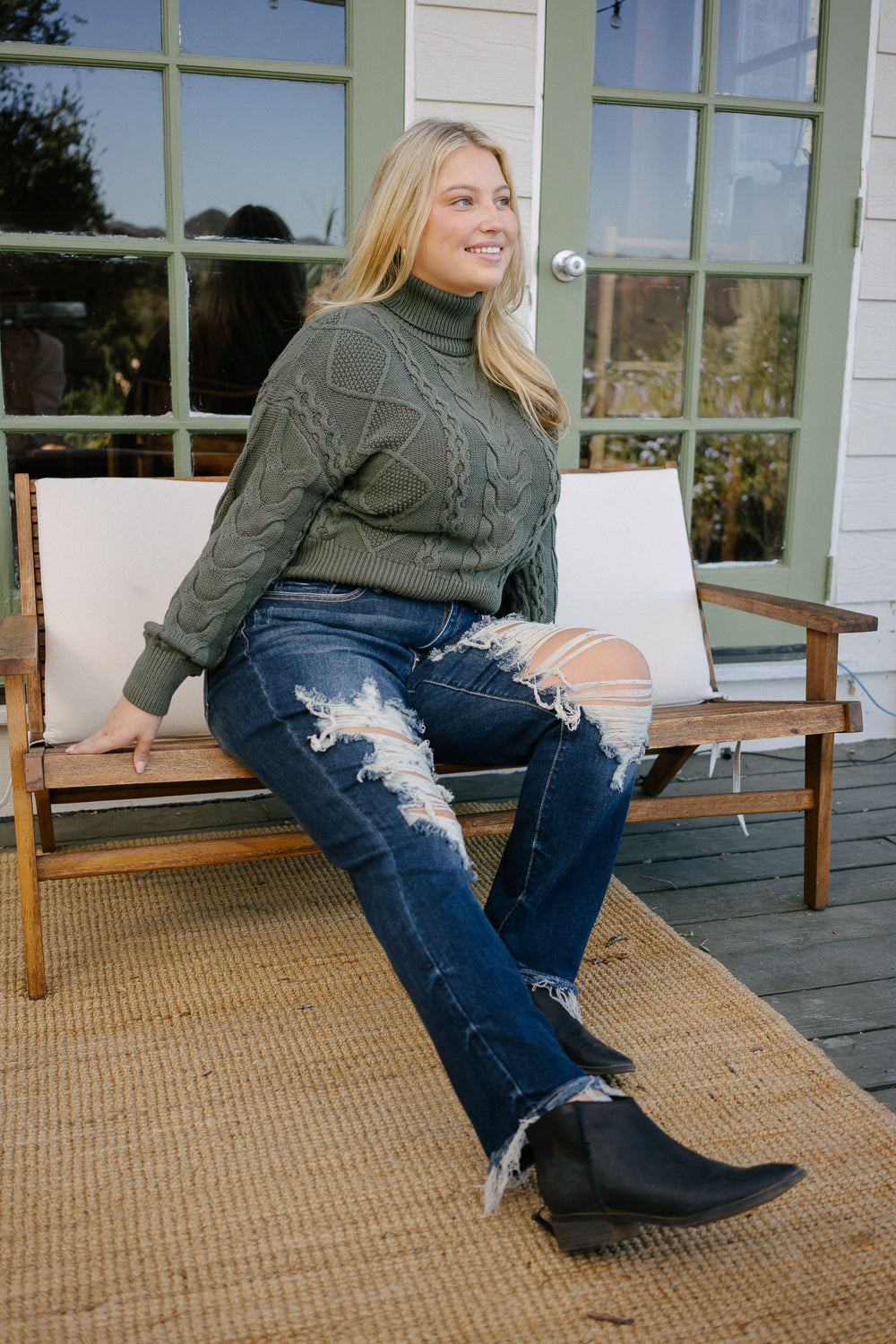 Lisse Mid Rise Ripped Straight Fit Jeans - PLUS - Image 2