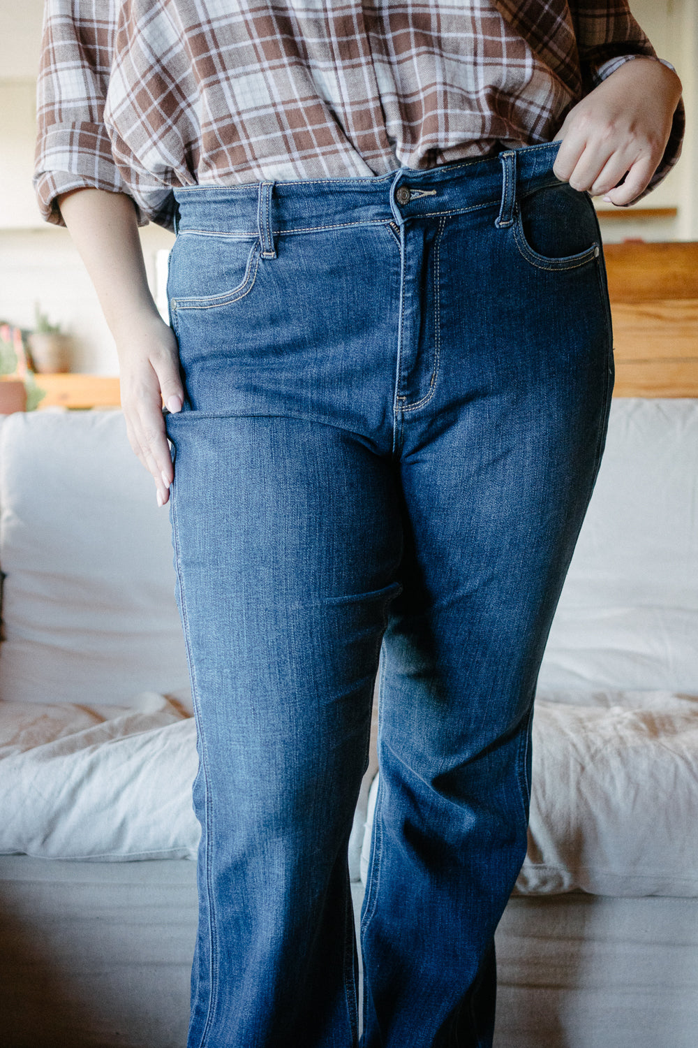 Kelly High Rise Angled Side Seam Flare Jeans - PLUS - Image 4