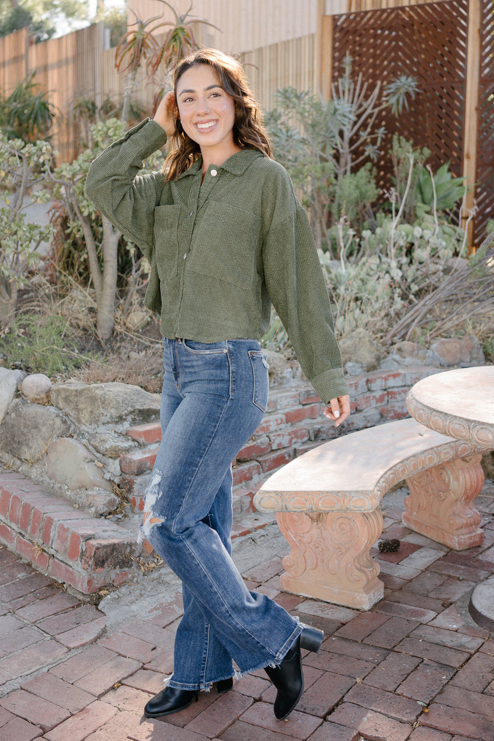 Maddie High Rise 90's Distressed Knee Straight Fit - Image 2