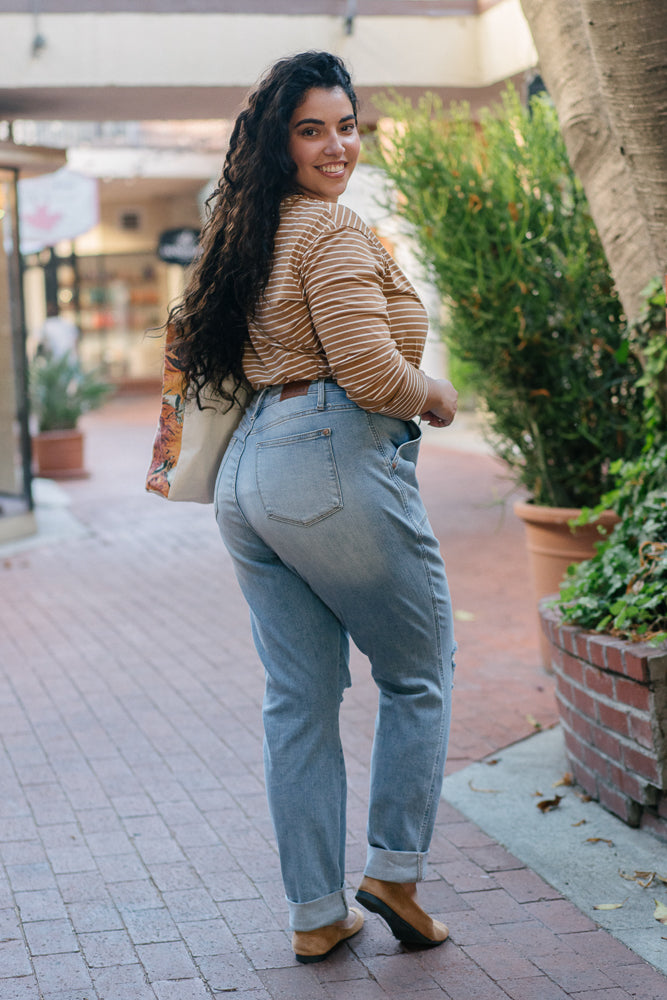 Brittany High Rise Patch Pocket & Ripped Boyfriend Jeans - PLUS - Image 5