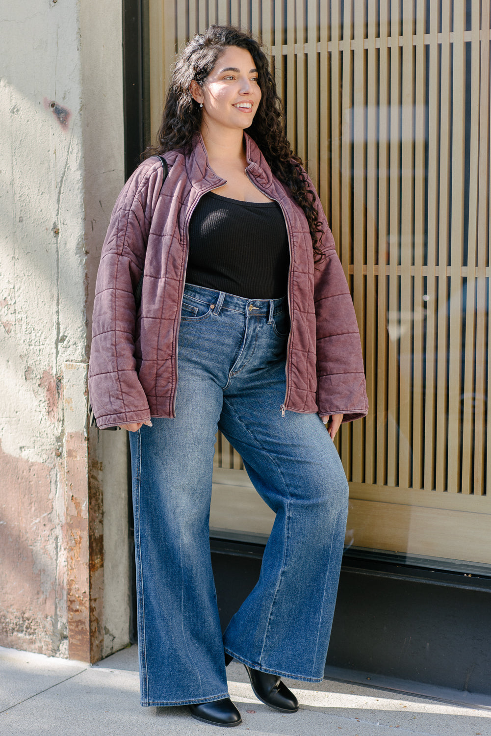 Claribel High Rise Tummy Control Retro Wide Leg Jeans - PLUS - Image 4