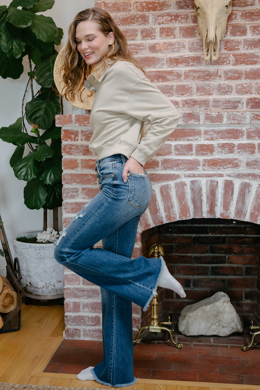 Indie Mid Rise Flare Jeans – Buttoned Up and Ready to Flaunt - Image 4