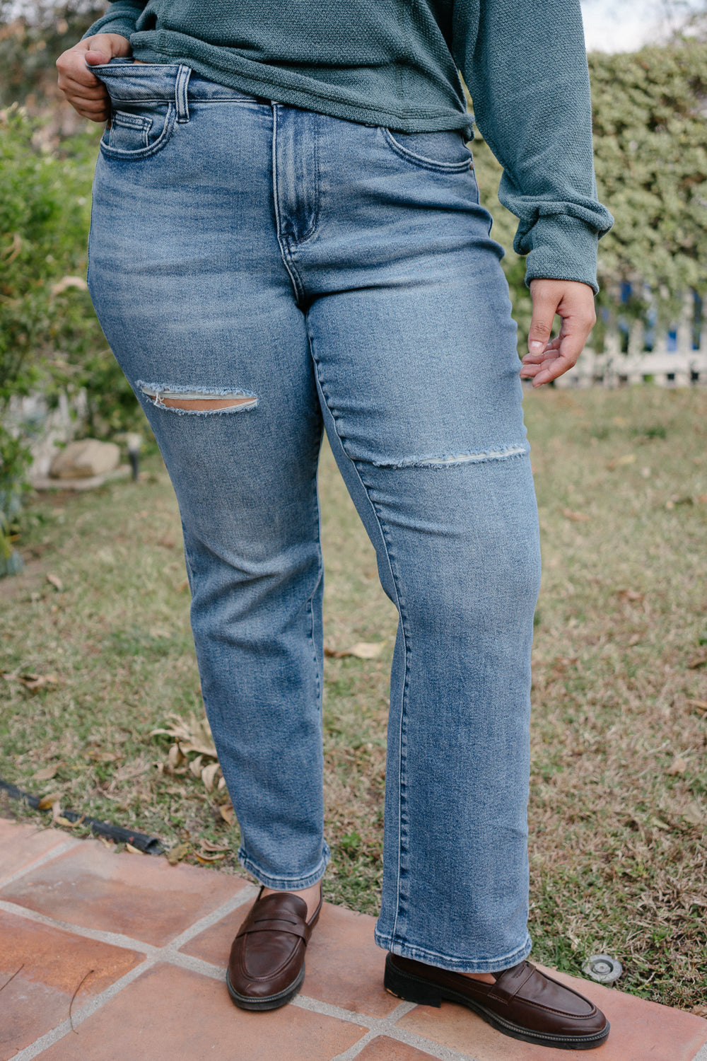 Ophelia Mid Rise Dad Jeans - PLUS - Image 4